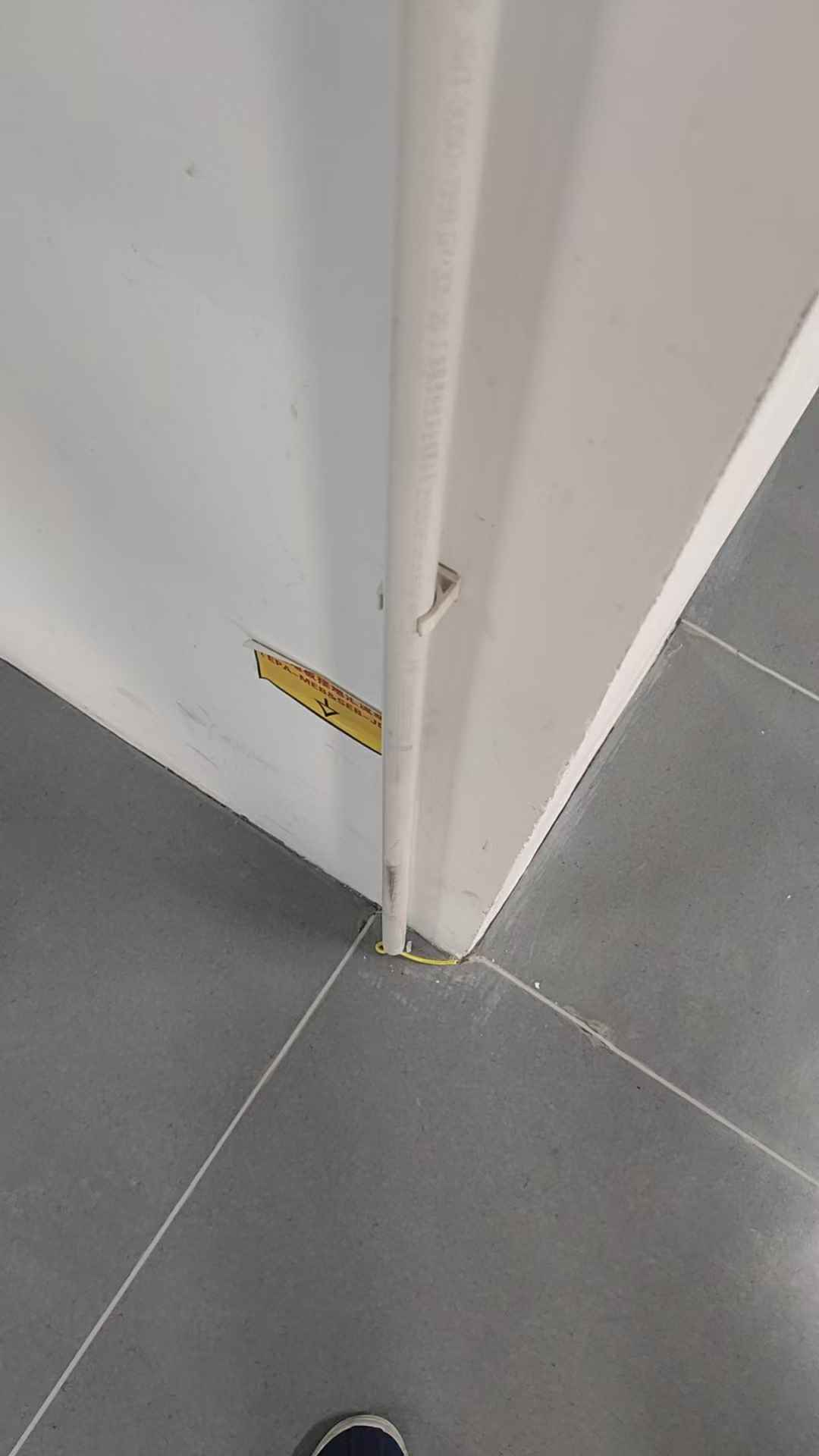 防静电地板接地系统完整连接