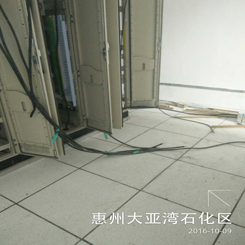 机房防静电地板安装全指南_规范施工与选型报价参考